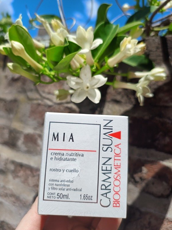 Producto - Mía Crema Nutritiva e Hidratante Rostro y Cuello - Carmen Suain-