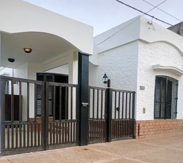 Producto - CASA EN VENTA UBICADA SOBRE CALLE  DEL BUSTO 1435 - 1