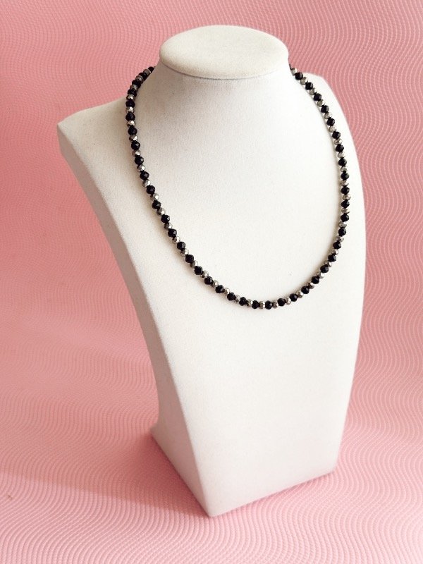 Producto - Collar de cristal de roca negro con plateado