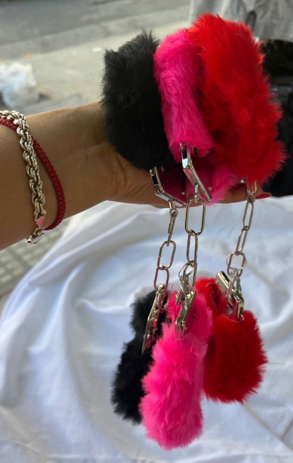 Producto - ESPOSAS PELUCHE CON LLAVE