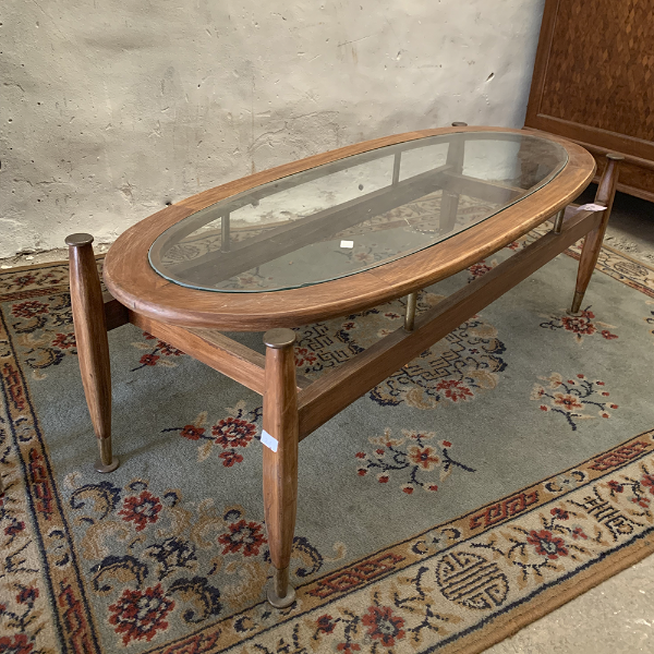 Producto - Mesa oval ratona escandinava