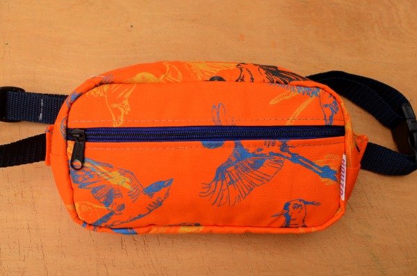 Producto - Riñonera "Aves del litoral naranja"