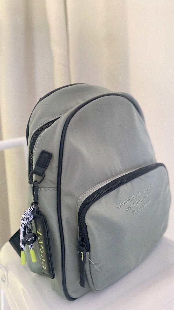 Producto - Mochila Marie Skora. Impermeable. Verde