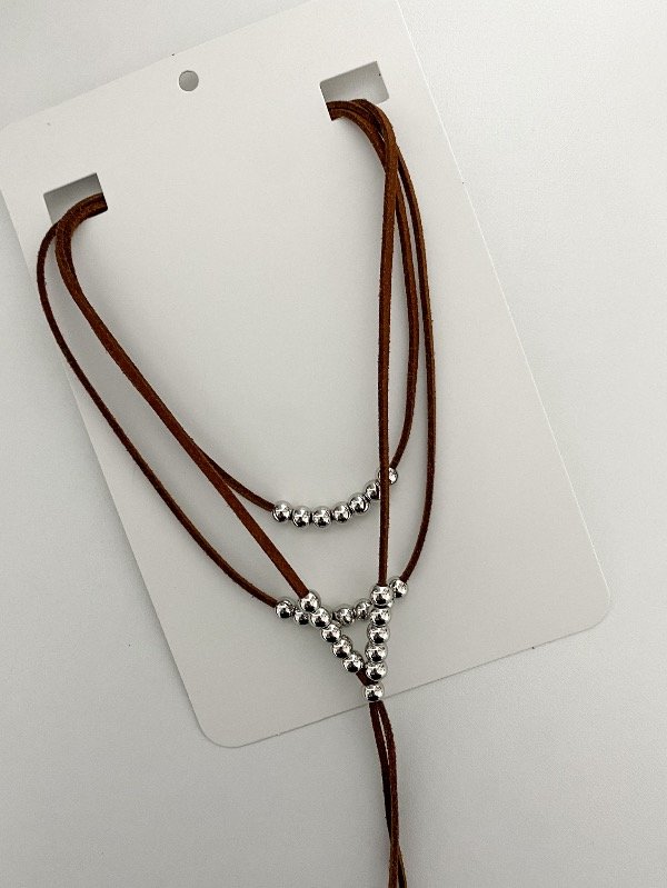Producto - Collar corbatero marrón y plateado