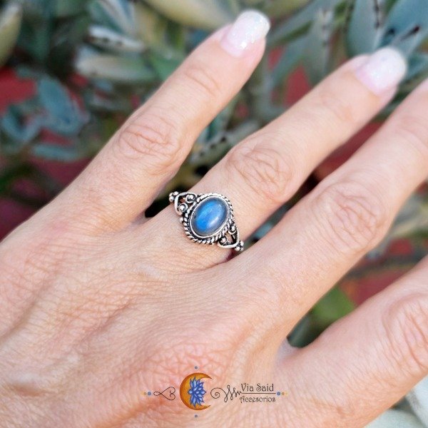 Producto - Anillo Hindú "Vanha" - Labradorita  (Piedra 7 x 9 mm) / Talle: 17 mm
