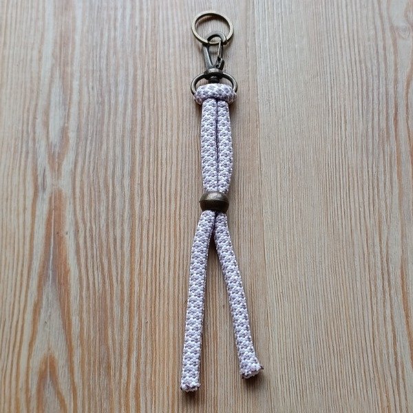 Producto - Llavero Corbatero Rosa
