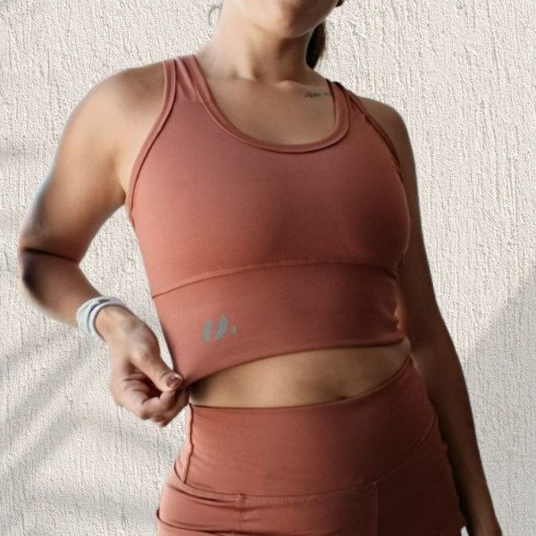 Producto - Top largo Caramelo Running