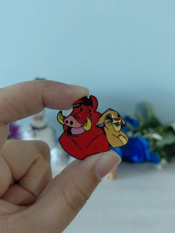 Producto - Pin metalizado - Simba y Pumba #0249