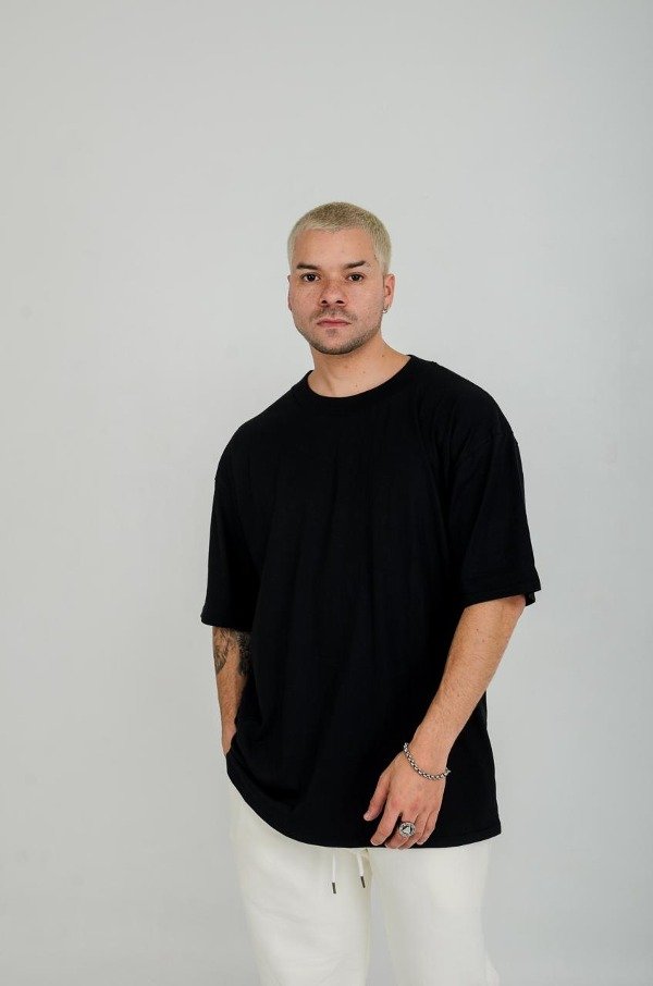 Producto - REMERA OVERSIZE NEGRA