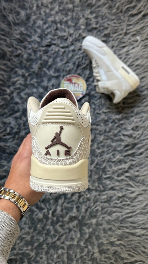 Producto - JORDAN RETRO 3 x TRAVIS SCOTT CREAM - 2