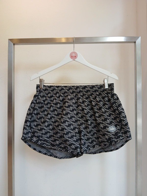Producto - Short NIKE (L)