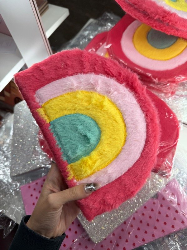 Producto - Agenda peluche arcoíris