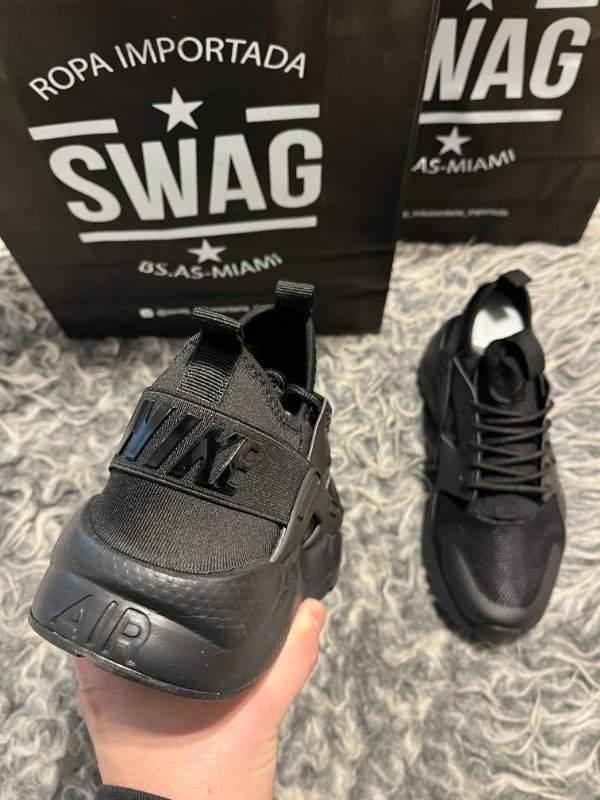 Producto - AIR HUARACHE TRIPLE BLACK - 1