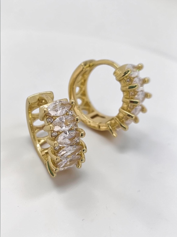 Producto - Aros acero dorado argollita ancho 6strass oval