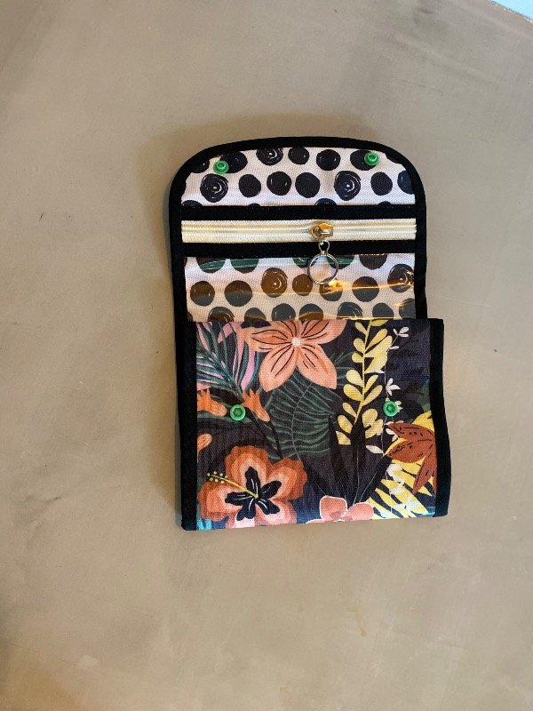Producto - Neceser desplegable Flores fdo oscuro - 4