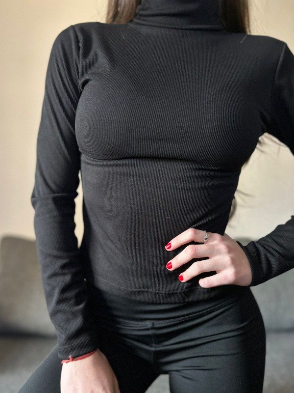 Producto - POLERA LISA #BLACK