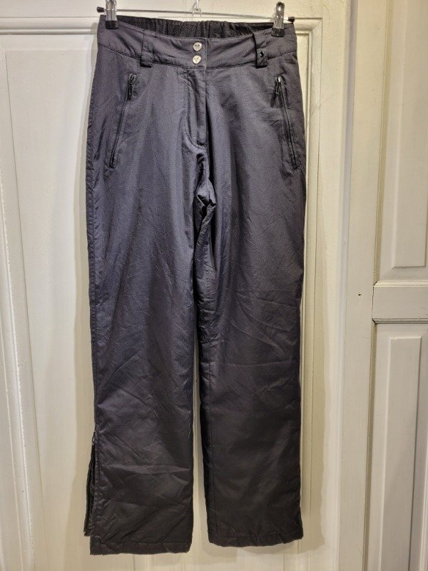 Producto - Pantalón de ski FERA negro con trampa de nieve Talle XS - PRECIO: 108X