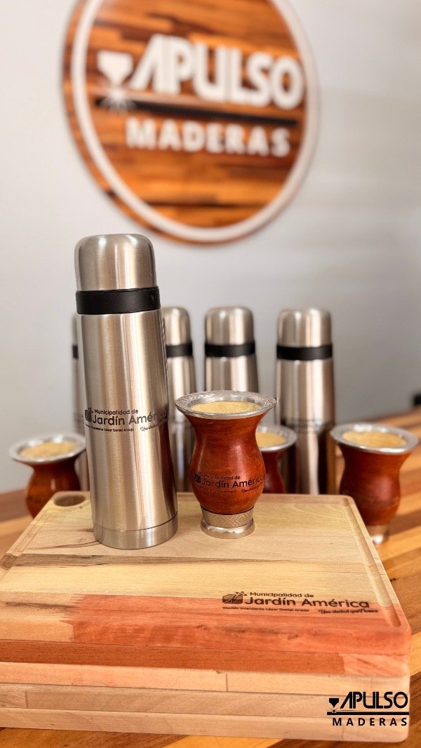 Producto - COMBO: TERMO + MATE + TABLA 25x35CM