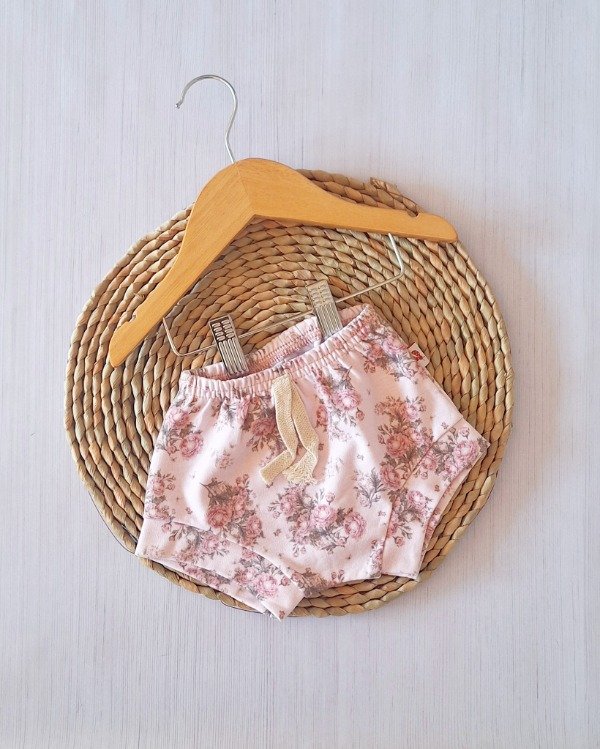 Producto - Short Pañalero Est. Digital Rosa con Flores