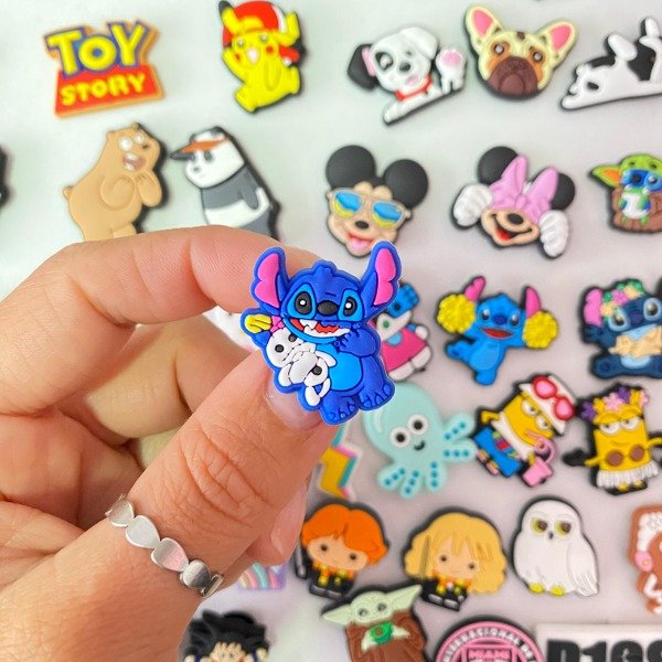 Producto - PINS CROCS STITCH OS.