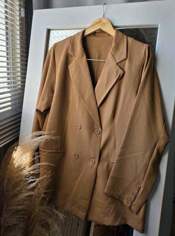 Producto - Blazer marron sastrero