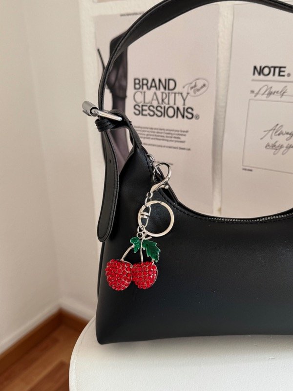 Producto - BAG CHARM SHINNY SILVER