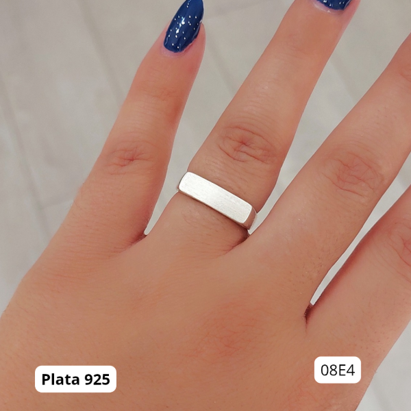 Producto - Anillo rectangular esmerilado