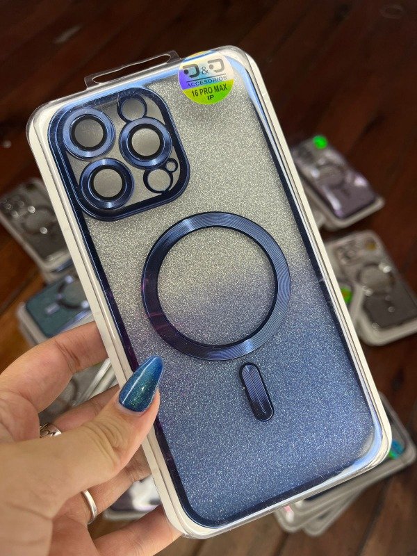 Producto - Funda magsafe azul con brillo y protector de camara