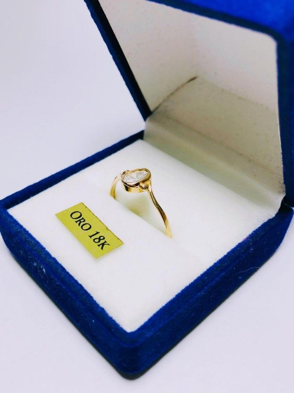 Producto - ANILLO ORO 18K - SOLITARIO CON CUBIC OVALADO BLANCO