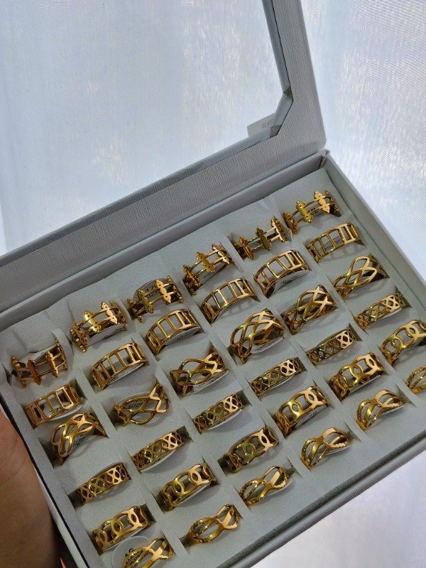 Producto - Anillos dorados anchos por caja modelo 1