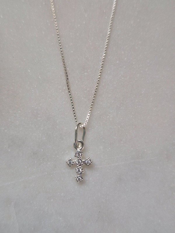 Producto - Dije mini Cruz + Cadena veneciana 40cm