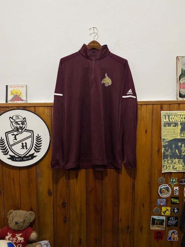 Producto - ADIDAS x TEXAS STATE BOBCATS ZIP BORDO (L AMPLIO)