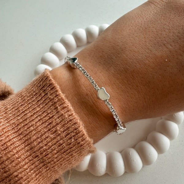 Producto - Pulsera corazoncitos de brish plateada - Fantasia