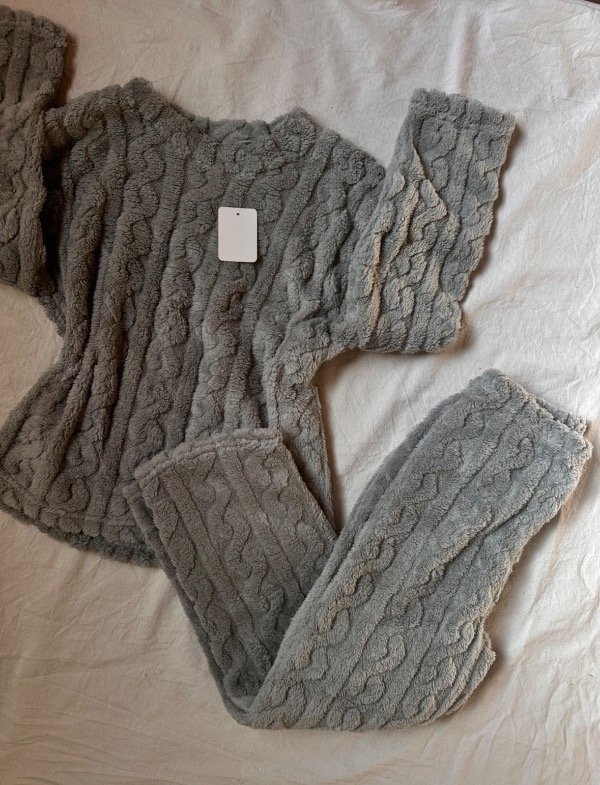 Producto - PIJAMA POLAR IMPORTADO GRIS