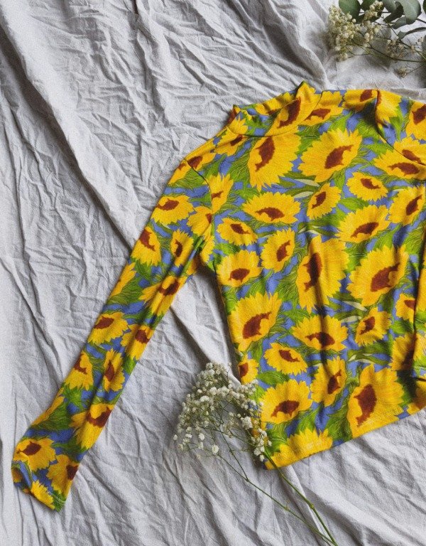 Producto - Polera Alanis "Girasoles"