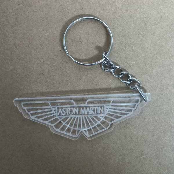 Producto - Llavero Aston Martin acrílico