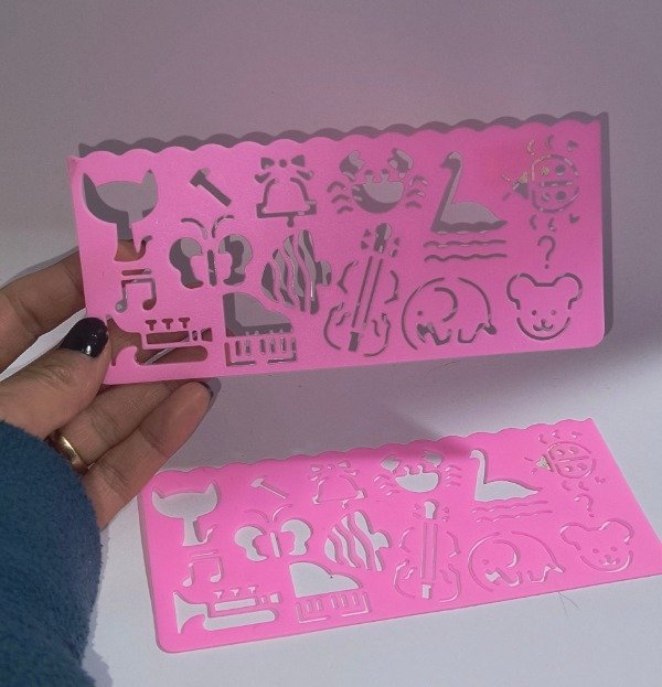 Producto - Regla rosa con formas