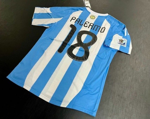 Producto - Camiseta RETRO Argentina 2010 Titular Palermo 18