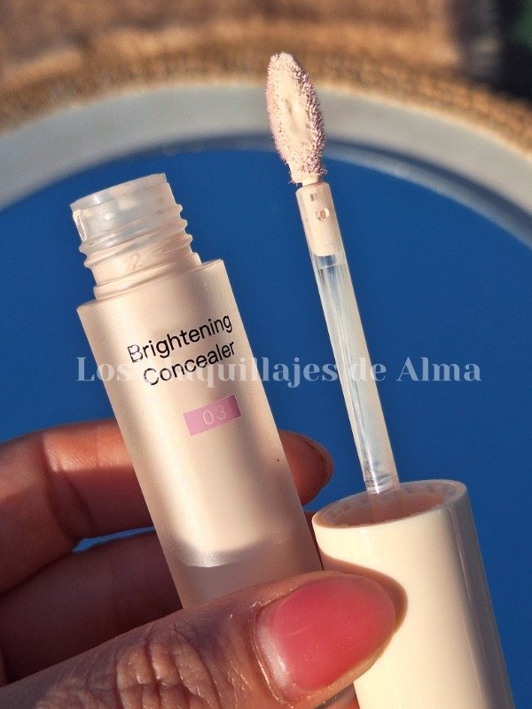 Producto - Corrector de ojeras GEGE BEAR #03 Rosa (neutraliza ojeras en pieles claros)