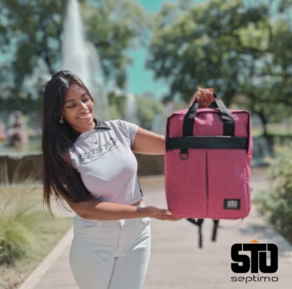 Producto - MOCHILA PORTA NOTEBOOK GYPSON FUCSIA