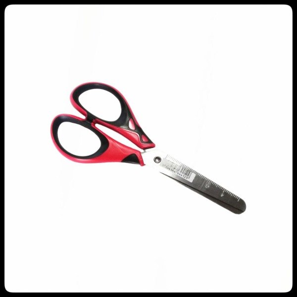 Producto - Tijera 13 CM ESSENTIAL SOFT MAPED