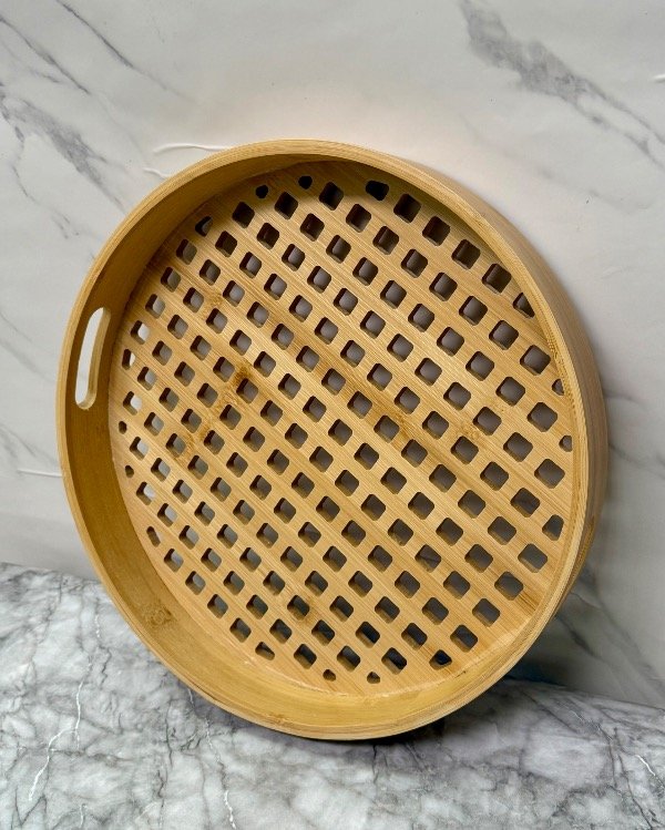 Producto - BANDEJA DE BAMBÚ CALADA DE ACRÍLICO 35cm
