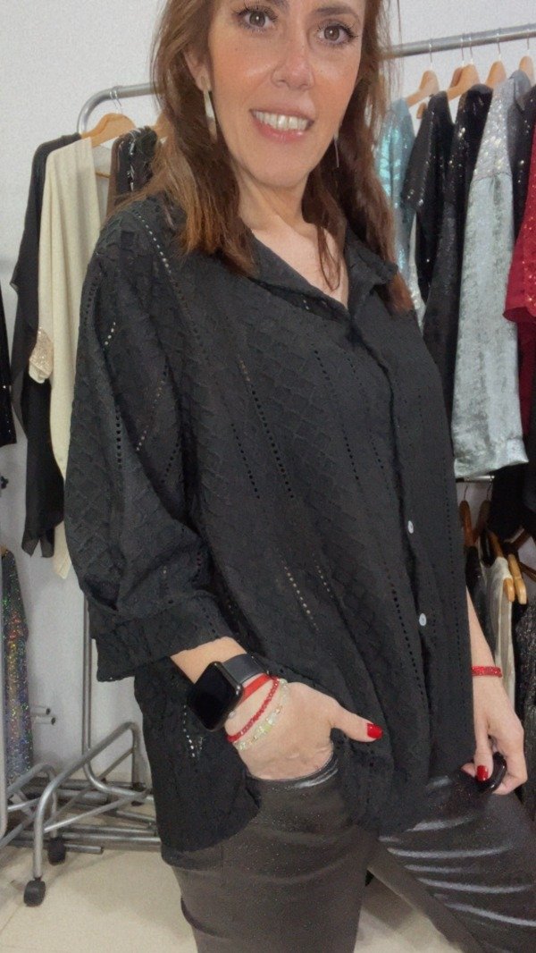 Producto - Camisa Broderie Crochet NegraTransferencia 39.865 Amplia 125 cm