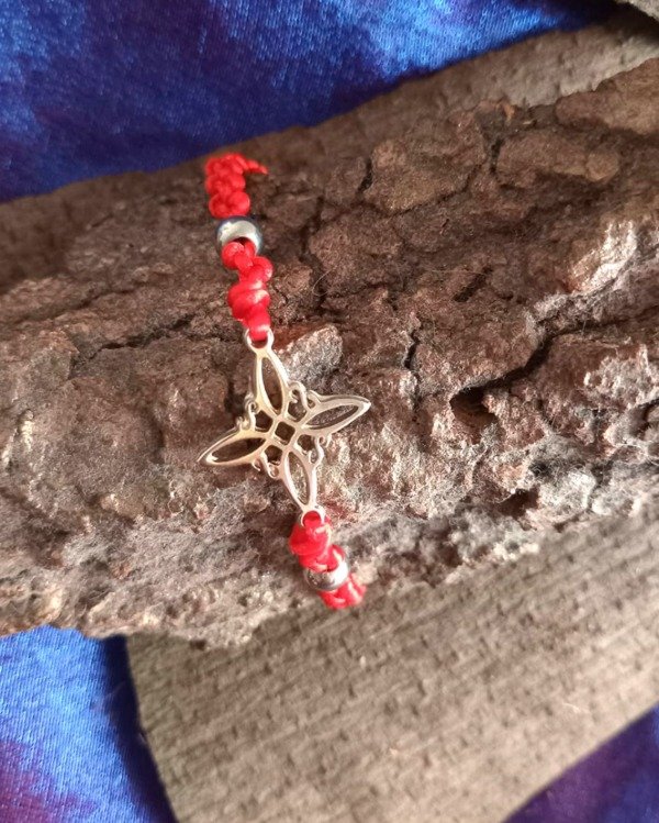 Producto - Pulsera Tejida Nudo de Bruja