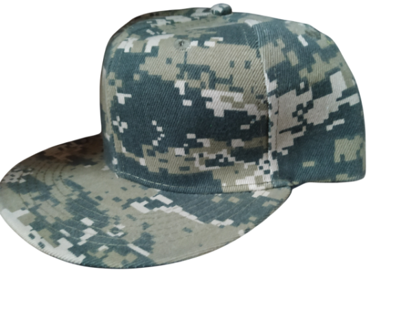 Producto - GORRA VISERA PLANA COMBINADA CAMUFLDO Y NEGRO PIXELADA