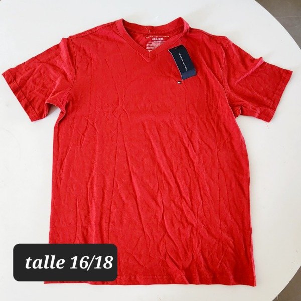 Producto - Remera manga corta Tommy Hilfiger talle 16 roja