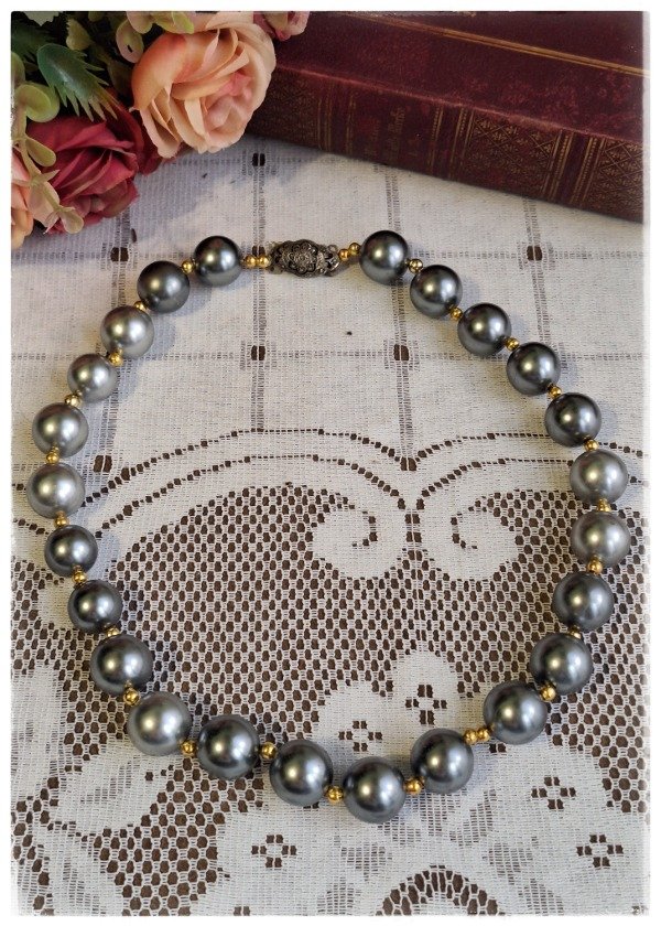 Producto - Collar Vintage Bolitas grises metalizadas