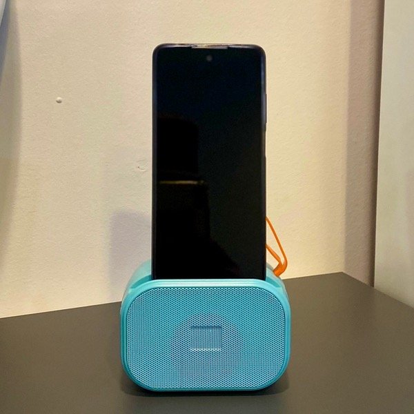 Producto - Parlante Con Apoya Celular 5107
