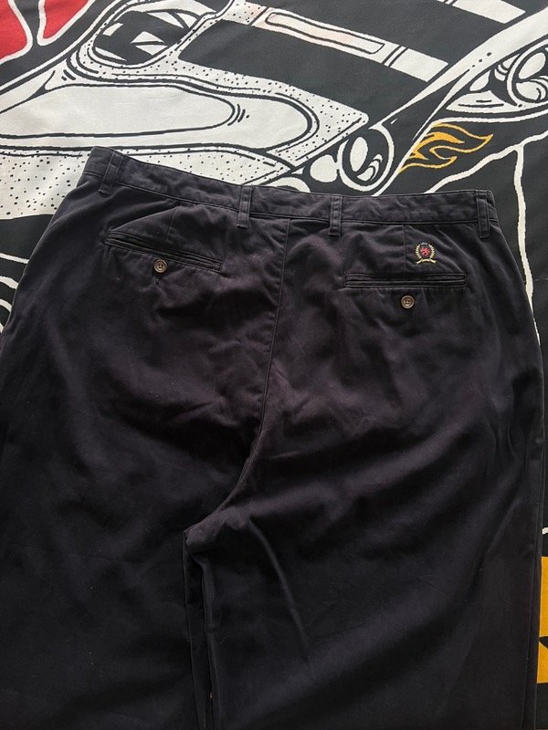 Producto - Pantalón Tommy Hilfiger Crest vintage. Talle 50