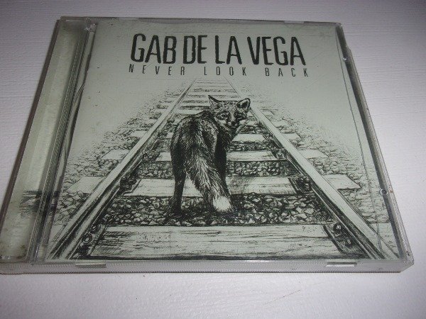 Producto - CD GAB DE LA VEGA NEVER LOOK BACK 35C FOLK PUNK